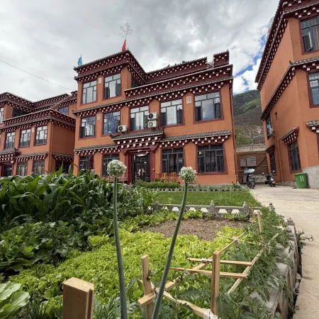 Luozhacang Homestay