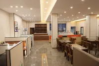 Tianji Oxygen-Enriched Grand Hotel - Parking