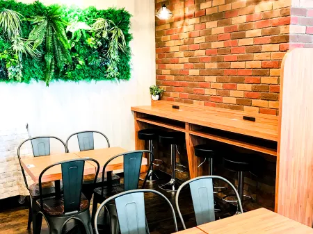 HOTEL LiVEMAX Nishinomiya Отели рядом со станцией JR Koshienguchi station