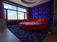 乌兰浩特星期六主题宾馆 - 浪漫红床房