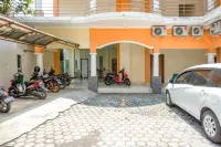 RedDoorz Syariah @ Jalan Simpang Gajayana Hotel dekat Perpustakaan UM