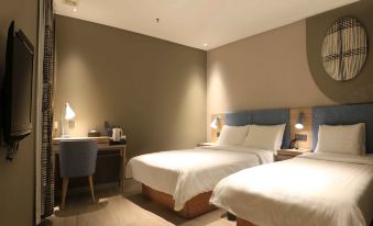 Home Inn · NEO (Huangshan Binjiang Road Tunxi Old Street store)