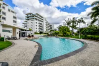 Horton Apartments - Pools
