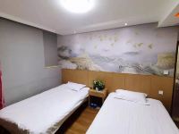上海春九假日宾馆 - 标准双床房