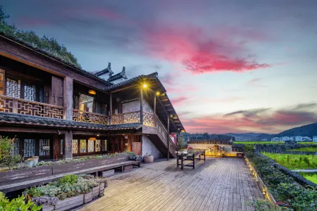 Huatianxi · Designer Art Hostel Отели рядом с достопримечательностью «Yancun Ancient Building Complex in Ming and Qing Dynasties»