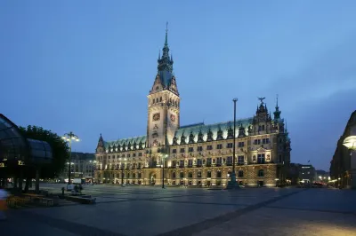 Hamburg Marriott Hotel Отели рядом со станцией Elbgaustraße Railway Station