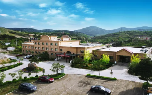 Tianjin Jizhou International Resort Hotel - con vista montagne