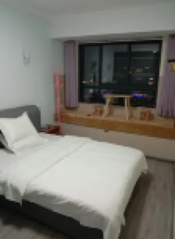 Xiangge Express Hotel, Luzhou Lake