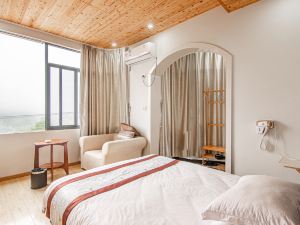 Zaiwangshanshe B&B