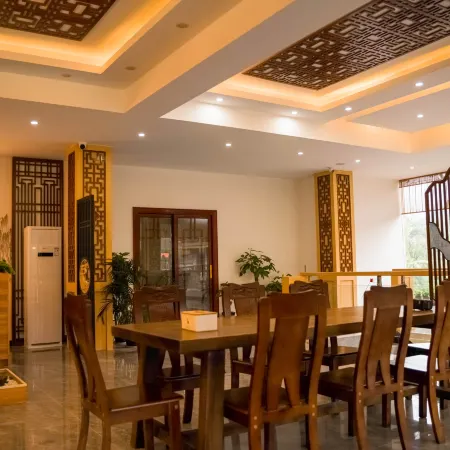 Qingfeng Yazhu Homestay Отели в г. Луншэн