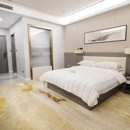 Baicheng Honghe Hotel