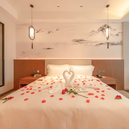 Meihao EZZI Hotel (Yingde Xianhu Bay)
