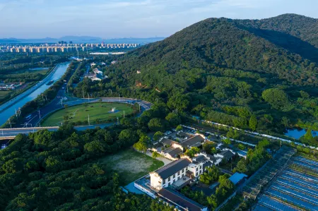 Ruyuan Culture Theme Inn Отели рядом с достопримечательностью «Junzhang Mountain»