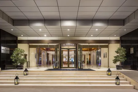 Radisson Collection Hyland Shanghai Отели рядом с достопримечательностью «Tangqiao Park (East Gate 2)»