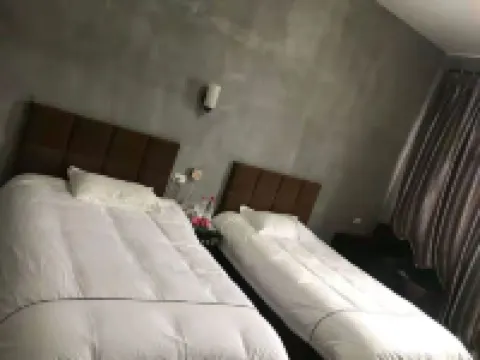 Longquan Jiutian Hotel
