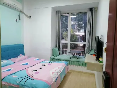 艾客萊公寓(科技大學黃家湖校區武漢交通職業學院店) 鄰近武漢科技大學(黃家湖校區)的酒店