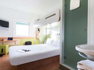 Standard Room with Double Bed and Bunk Bed