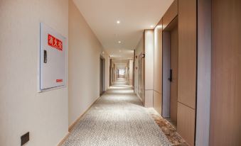 Guangzhou Jiulong Hotel (Fenggang Pedestrian Street Wisdom New City Branch)