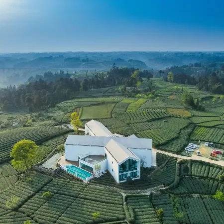 Yaan Chaan Hotel