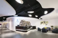艾特摩高電競智能酒店（鄭州金成時代廣場姚砦聶莊地鐵站店） - 2星級