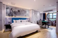 Baiyun Business Hotel (Jianye Railway Station)