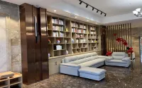 Chonpines Hotel - Parking