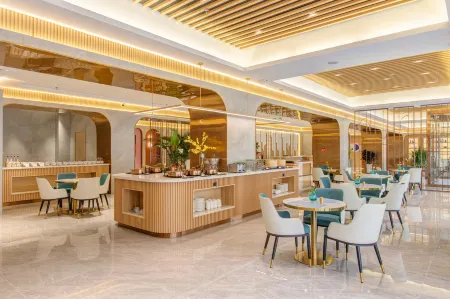 Starway Hotel (Hejin Xingeng Street) Отели рядом с достопримечательностью «Jiulong Temple»