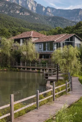 Lushan apricot forest health Villa Resort 하이후이전/해회진 여객터미널 주변 호텔