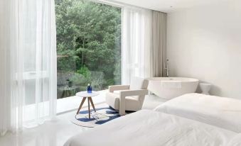 Xiangshan Shifang·White Impression
