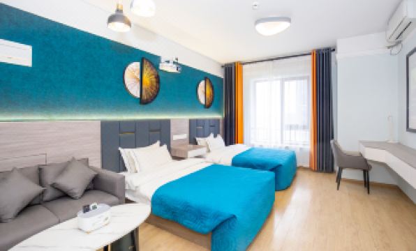 Oak Hotel (Taiyuan Mixc Jinyang Lake Convention and Exhibition Center)