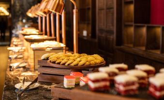 Ramada by Wyndham Diqing