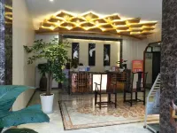 Old Four Seasons Wind Hotel
