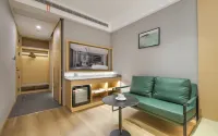 Qingmu Platinum Hotel (Changxing East fish square eight hundred companion store)