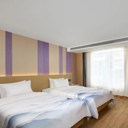 Fengyuan Century Hotel (Xichang Yuelianghu Wetland Park Branch)