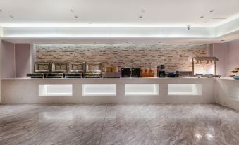 LiFeng hotel(baoding gaobeidianbaigou xincheng hedao international luggage city store)