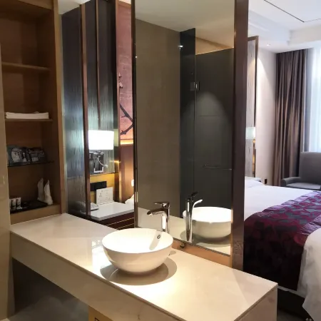 Yilong Hotel