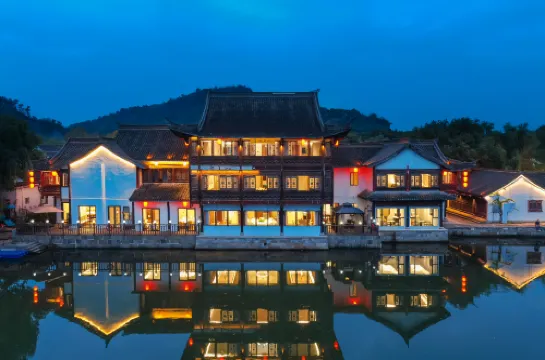 Floral Lux Hotel·Lotus Pond Moonlight hotel (Shaoxing Keyan Scenic Area)