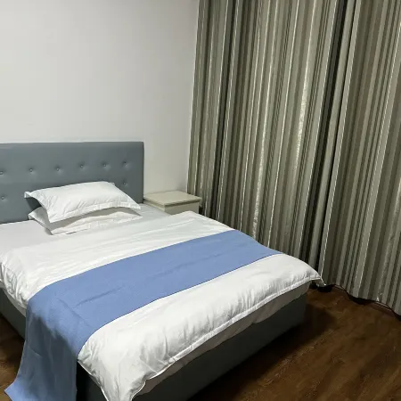 Yichun Meet College Hotel