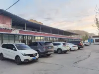 Chongqing Hotel - parking