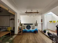 Young Monk Hostel & Cafe Dharamkot