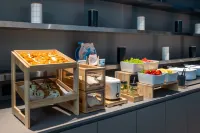 Jinan Daming Lake Scenic Area Furong Street Light Residence Hotel