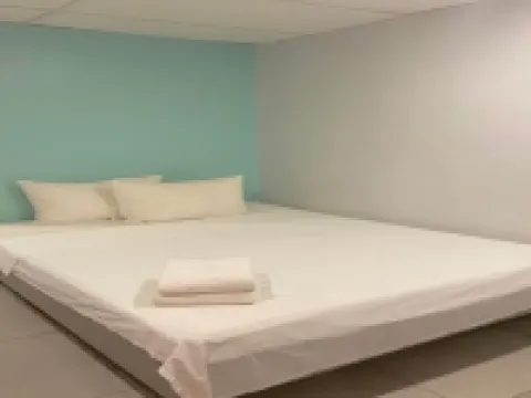 ML套房酒店 鄰近卡爾邦市場的酒店