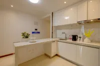 Yuelai Light Luxury Hotel Apartment (Wuhan Lijiaohu Subway Station)