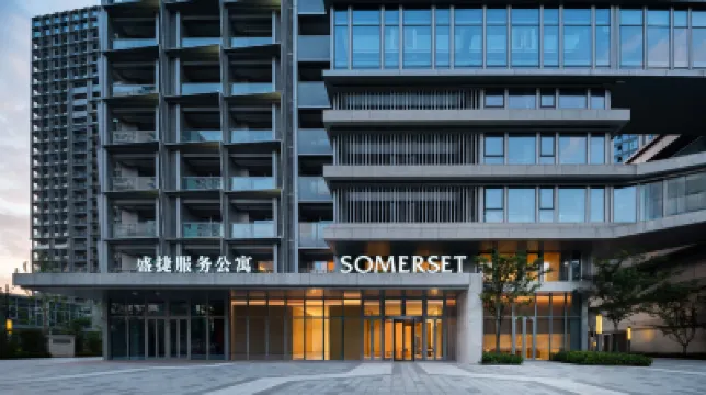 Somerset Pudong Riverside Shanghai Hoteles cerca de Puente Yangpu