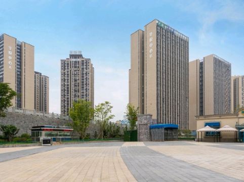 老紫蜀道山民宿（重慶歡樂谷店）