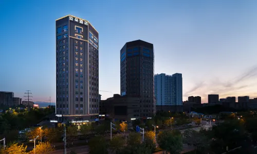 Yining Administrative Service Center Atour Hotel