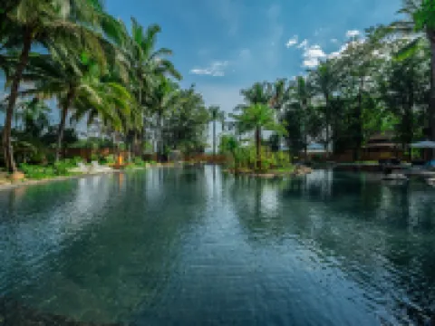 Xishuangbanna Peacock Valley Hot Spring VILLA Resort Hotele w: Jinghong