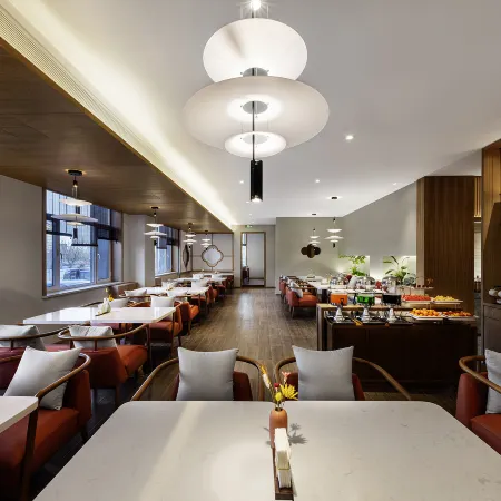 QIANNA HOTEL (Chifeng Songshan Government Songshan Wanda Plaza)