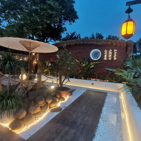 Pony Inn Coral Courtyard (Beihai Weizhou Island)