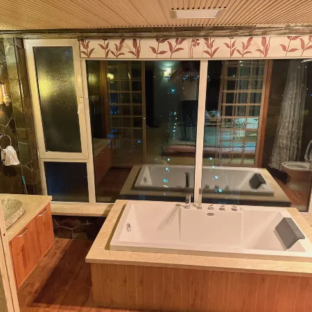 Dandong Jianghucheng Elegant Restaurant Japanese Hot Spring Apartment